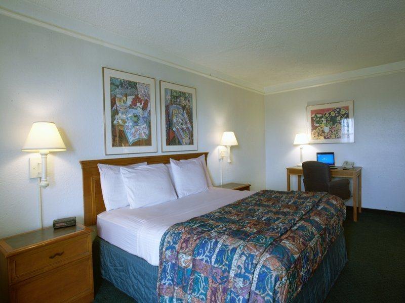 Red Roof Inn Plano Esterno foto