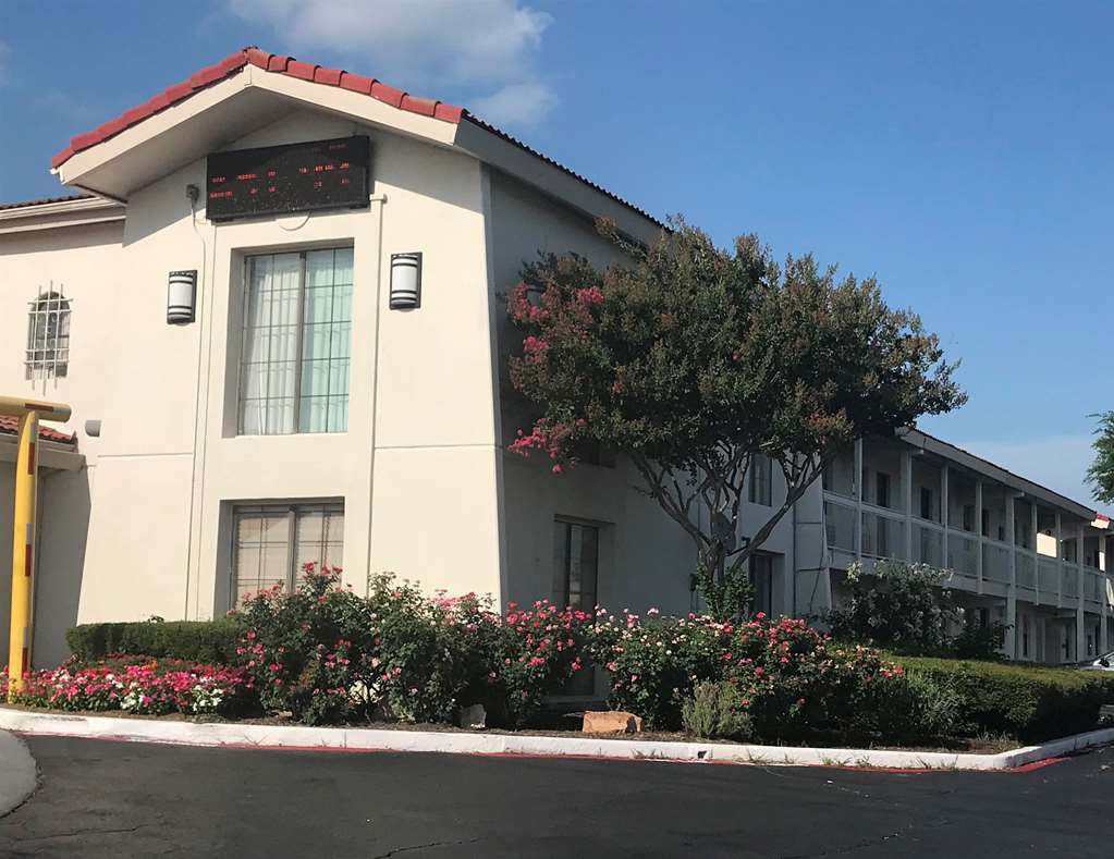 Red Roof Inn Plano Esterno foto