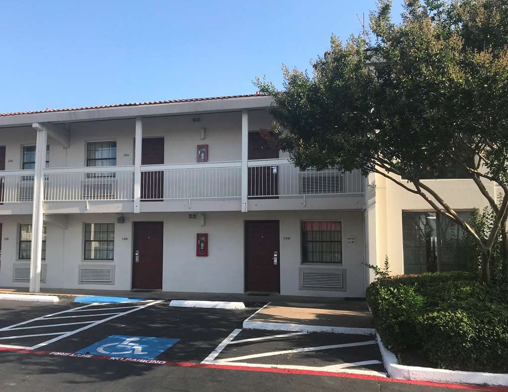 Red Roof Inn Plano Esterno foto